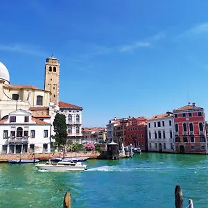 https://two-steps-train-station.hotelinveneto.com